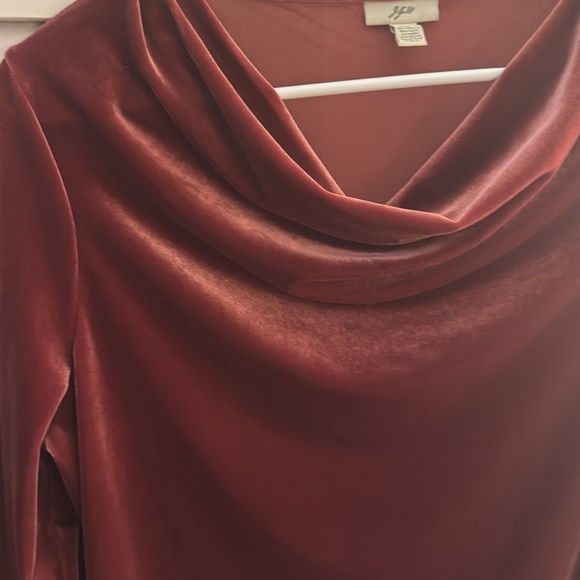 J. Jill Maroon Burgundy Velvet Cowl Neck Blouse Size Medium Stretch EUC - Picture 3 of 4